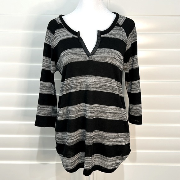 Loveappella Black and Gray 3/4 Length Sleeve Faux Leather Trim Sweater | Small - Picture 1 of 6